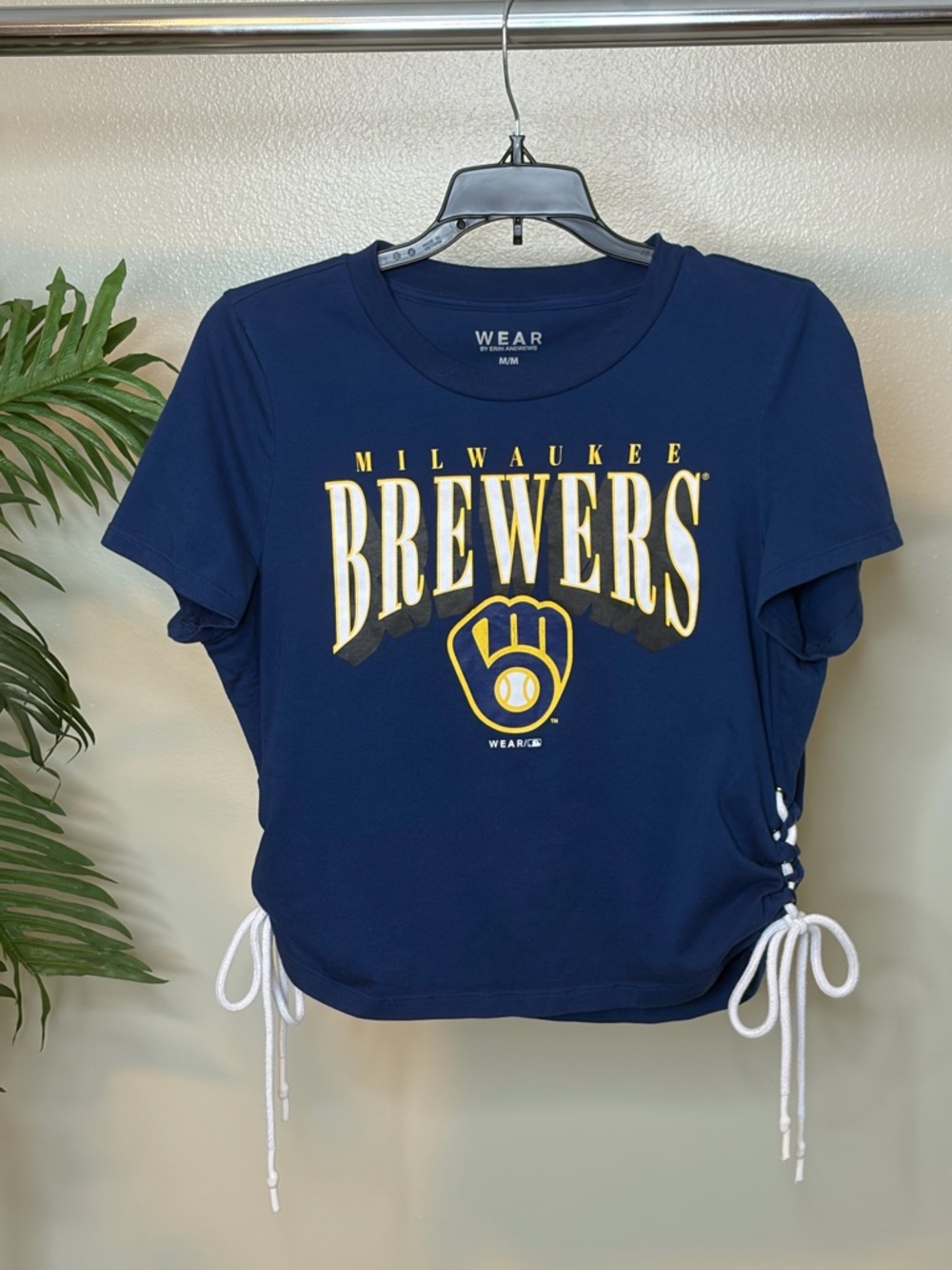Milwaukee Brewers Women’s Cropped Tee WEAR Erin Andrews Lace Up Side Top Medium